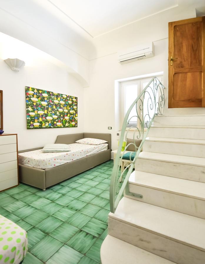 Amore Rentals - Casa Raffi Positano Exterior foto